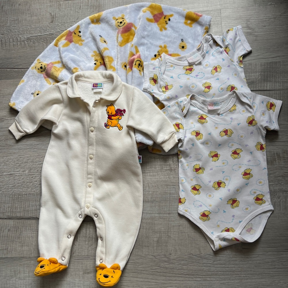 Vintage Winnie the Pooh Baby Bundle Sleeper Bodysuits Blanket Set White Yellow